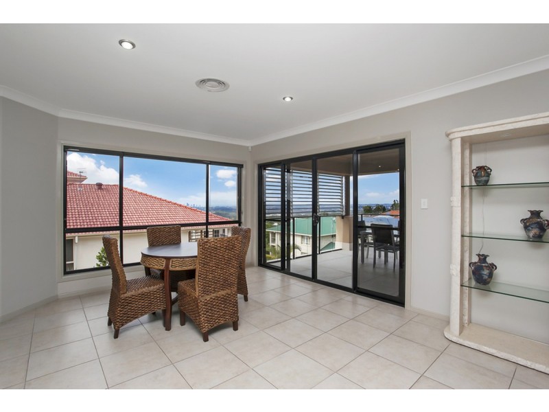 1 Chevron Rise, Highland Park QLD 4211