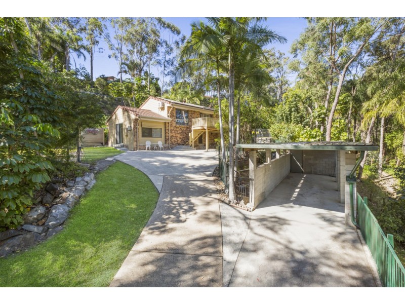 9 Design Place, Highland Park QLD 4211