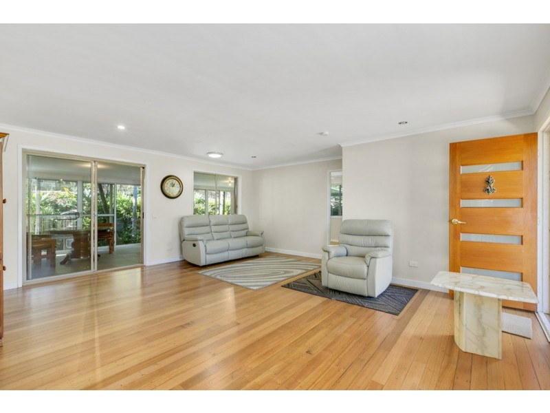 9 Design Place, Highland Park QLD 4211
