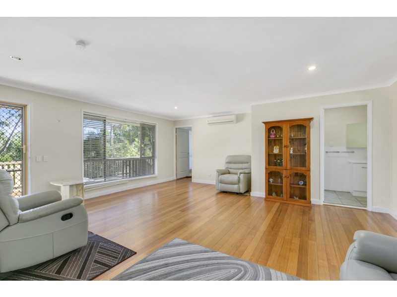 9 Design Place, Highland Park QLD 4211