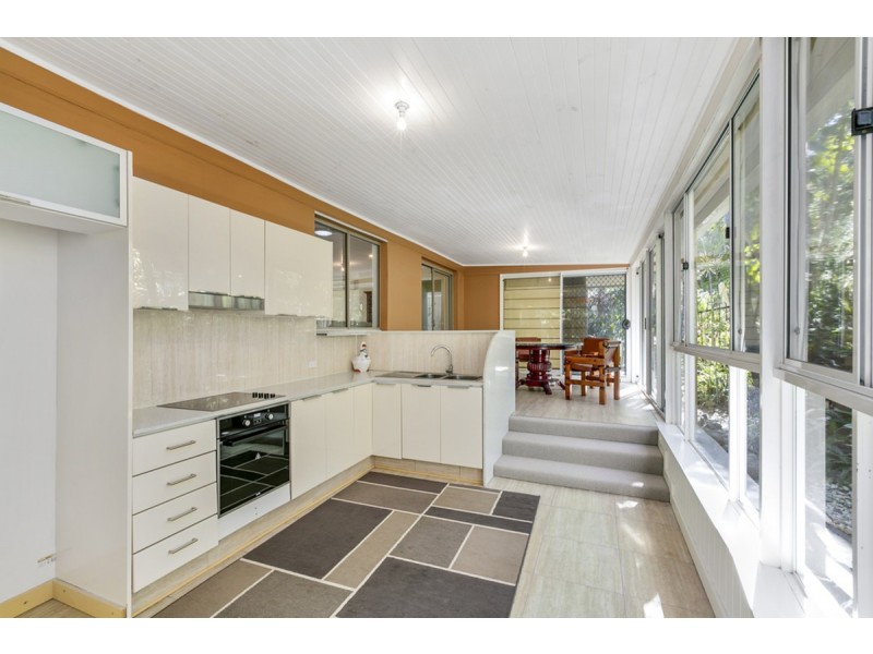 9 Design Place, Highland Park QLD 4211