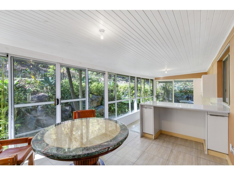 9 Design Place, Highland Park QLD 4211