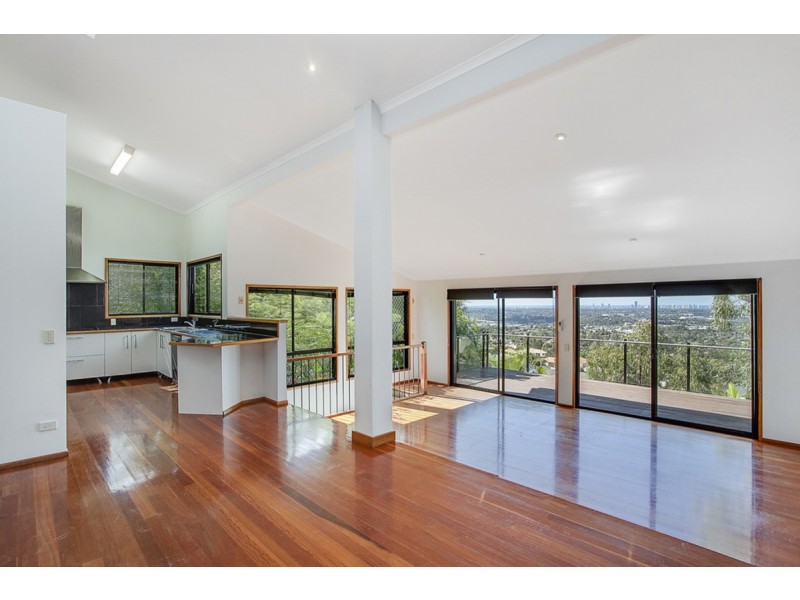 11 Moroccan Street, Highland Park QLD 4211