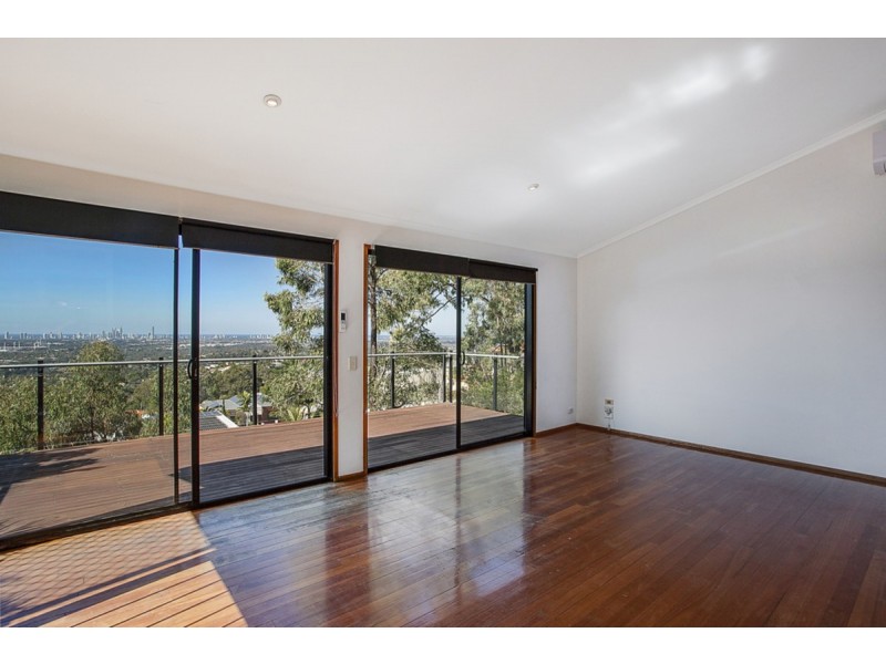 11 Moroccan Street, Highland Park QLD 4211