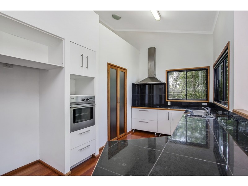 11 Moroccan Street, Highland Park QLD 4211