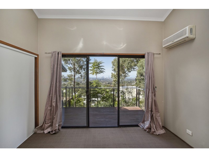 11 Moroccan Street, Highland Park QLD 4211