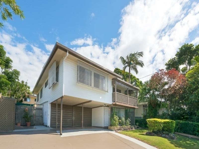 22 Geoffrey Avenue, Southport QLD 4215