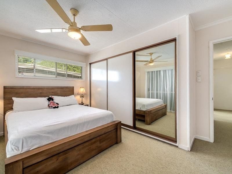 22 Geoffrey Avenue, Southport QLD 4215