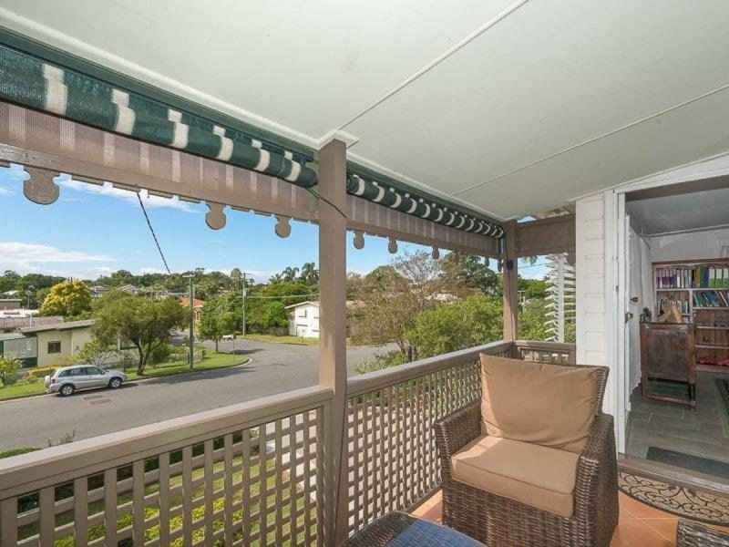 22 Geoffrey Avenue, Southport QLD 4215