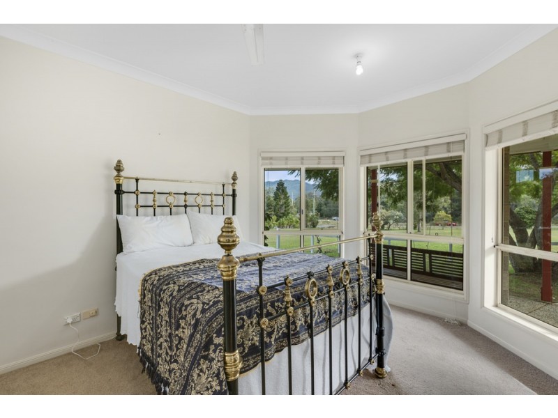 5 Caningera Road, Canungra QLD 4275