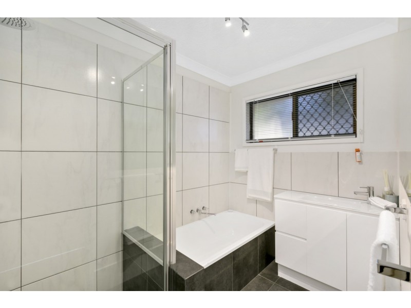 54 Pappas Way, Carrara QLD 4211