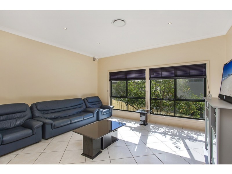 19 Marriott Way, Highland Park QLD 4211