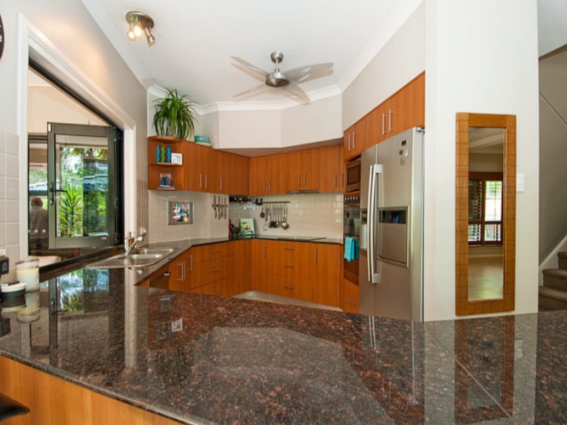 14 Fitzalan Circuit, Arundel QLD 4214