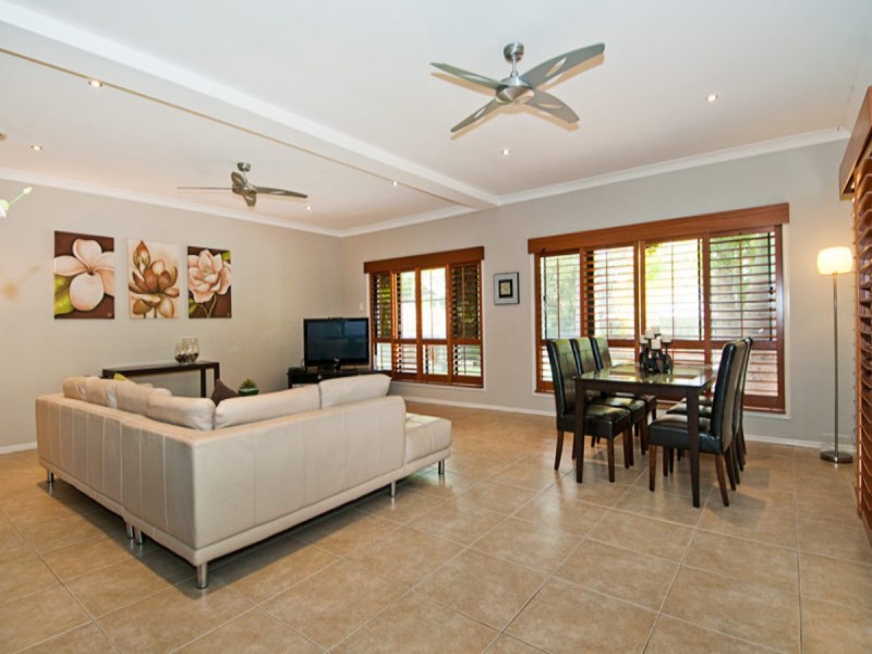 14 Fitzalan Circuit, Arundel QLD 4214