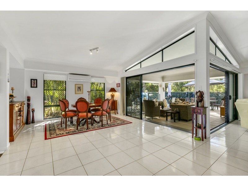 18 Greenbank Circuit, Carrara QLD 4211