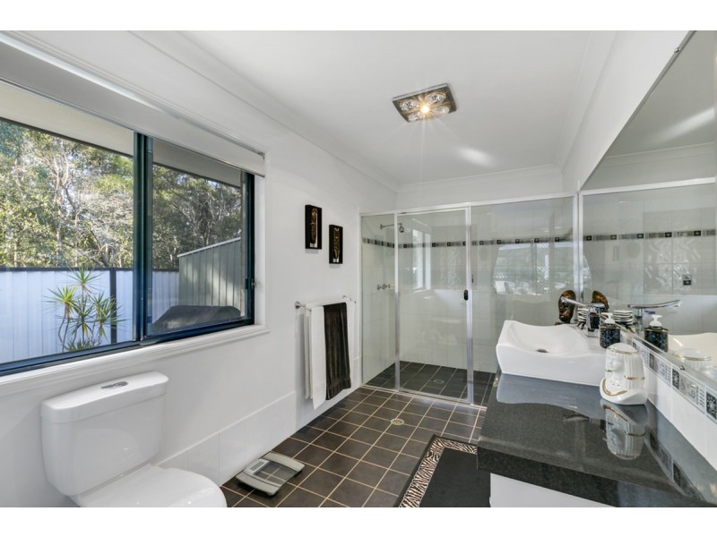 18 Greenbank Circuit, Carrara QLD 4211