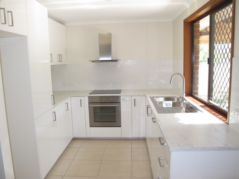 19 Cambridge Street, Carrara QLD 4211