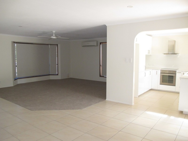 19 Cambridge Street, Carrara QLD 4211