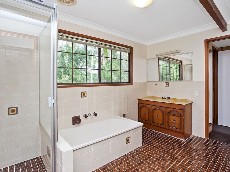 25 Bartlett Avenue, Nerang QLD 4211