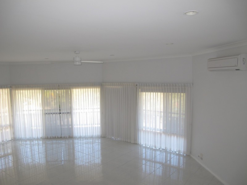 33 Tristania Way, Highland Park QLD 4211