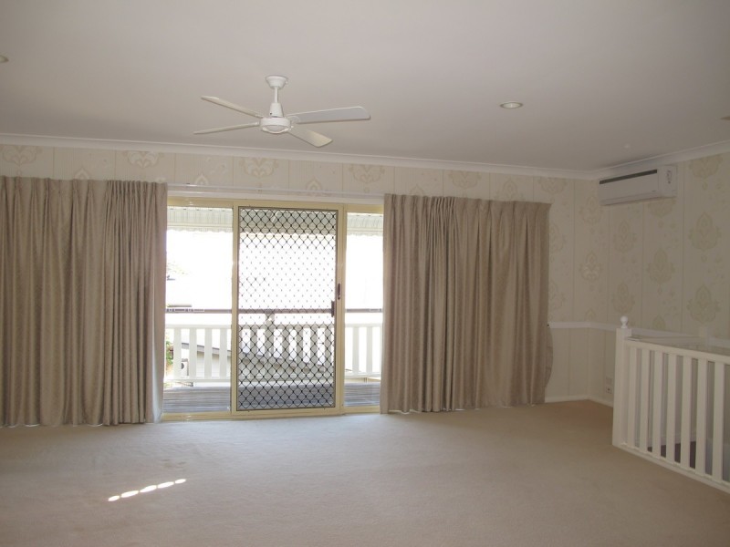 33 Tristania Way, Highland Park QLD 4211