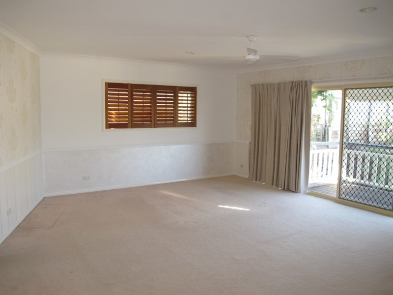 33 Tristania Way, Highland Park QLD 4211