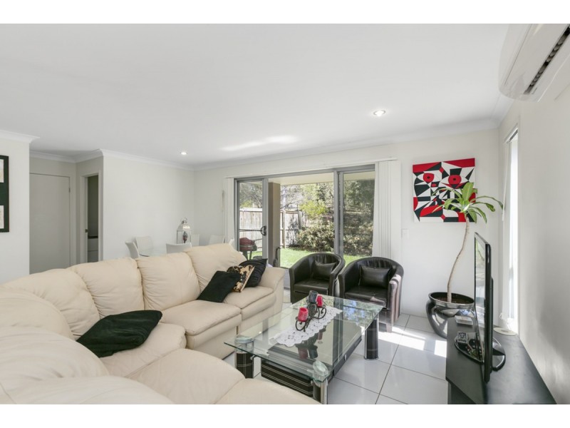 2/2 Chantrill Avenue, Nerang QLD 4211