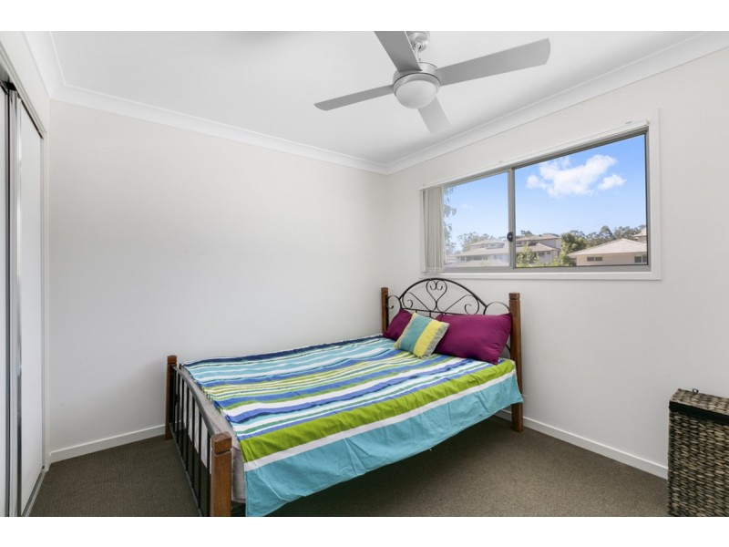 2/2 Chantrill Avenue, Nerang QLD 4211