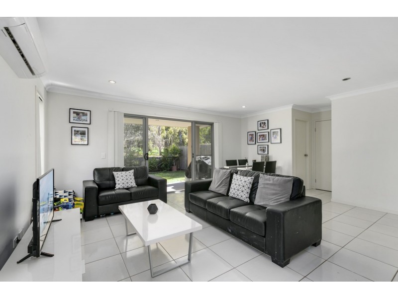 2/2 Chantrill Avenue, Nerang QLD 4211