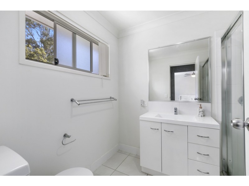 2/2 Chantrill Avenue, Nerang QLD 4211