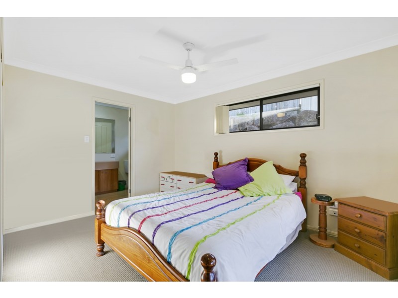 93 Crestwood Drive, Molendinar QLD 4214