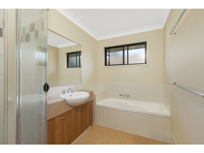 93 Crestwood Drive, Molendinar QLD 4214