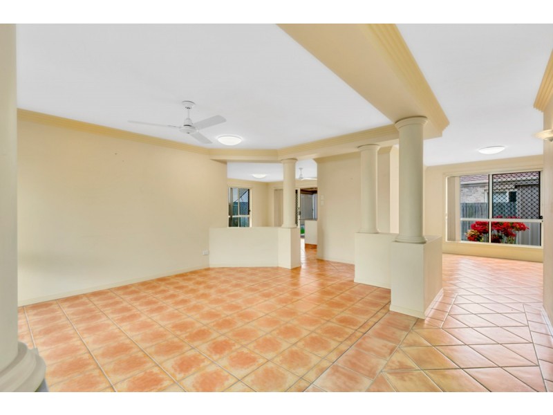 2/28 Aberdeen Court, Highland Park QLD 4211