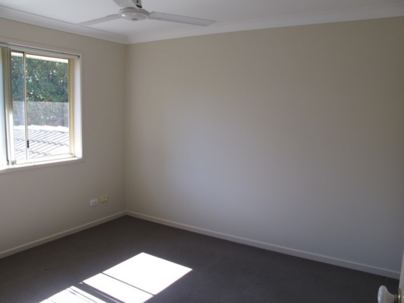 2/4 Bushmead Street, Nerang QLD 4211