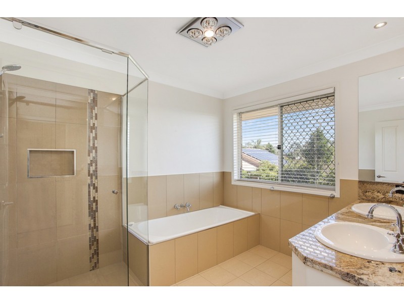 5 Tristania Way, Highland Park QLD 4211