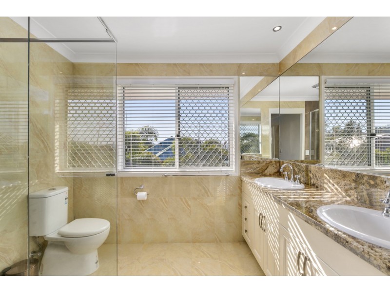 5 Tristania Way, Highland Park QLD 4211