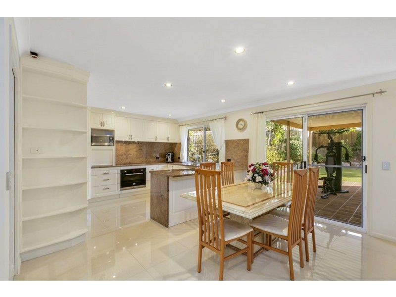 5 Tristania Way, Highland Park QLD 4211