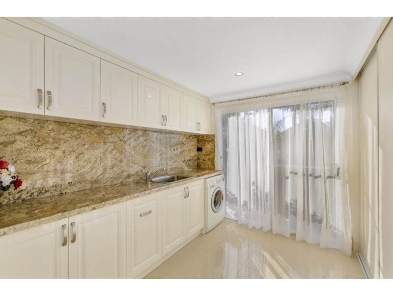 5 Tristania Way, Highland Park QLD 4211