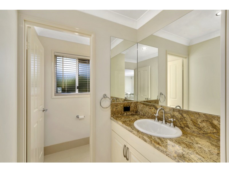 5 Tristania Way, Highland Park QLD 4211