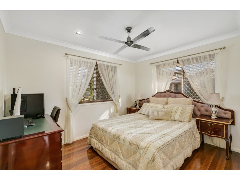 5 Tristania Way, Highland Park QLD 4211