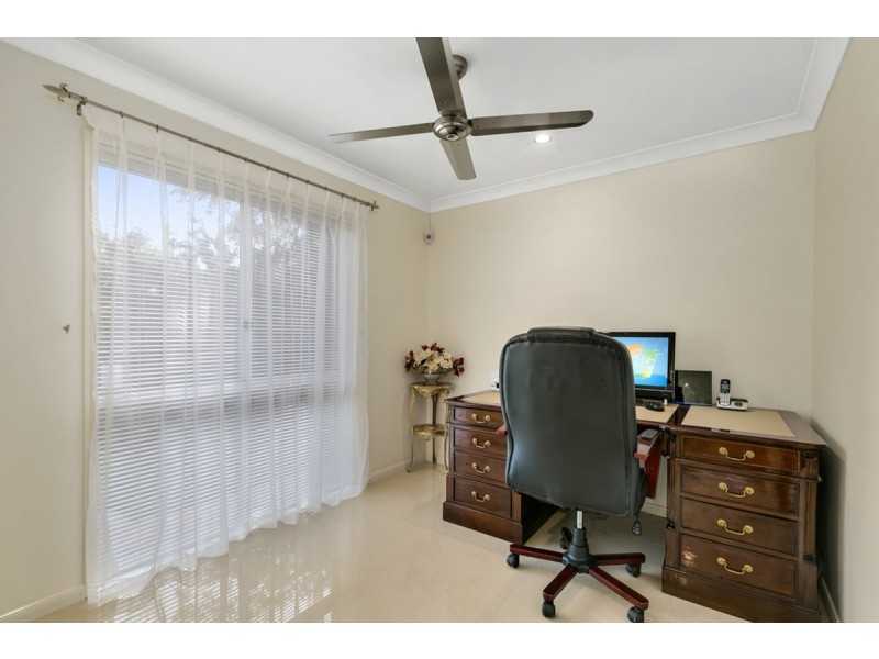 5 Tristania Way, Highland Park QLD 4211