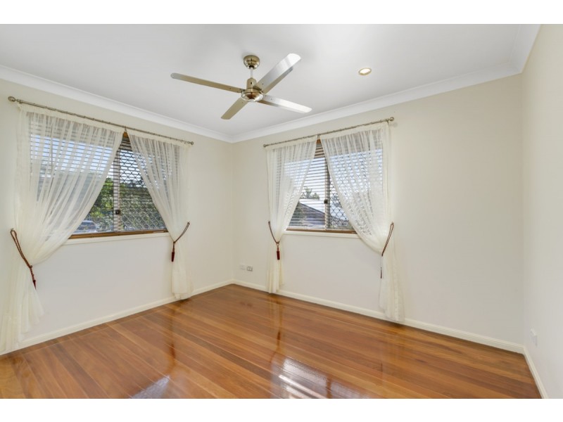 5 Tristania Way, Highland Park QLD 4211