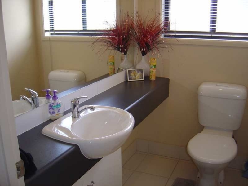 10 Rhiannon Drive, Ashmore QLD 4214