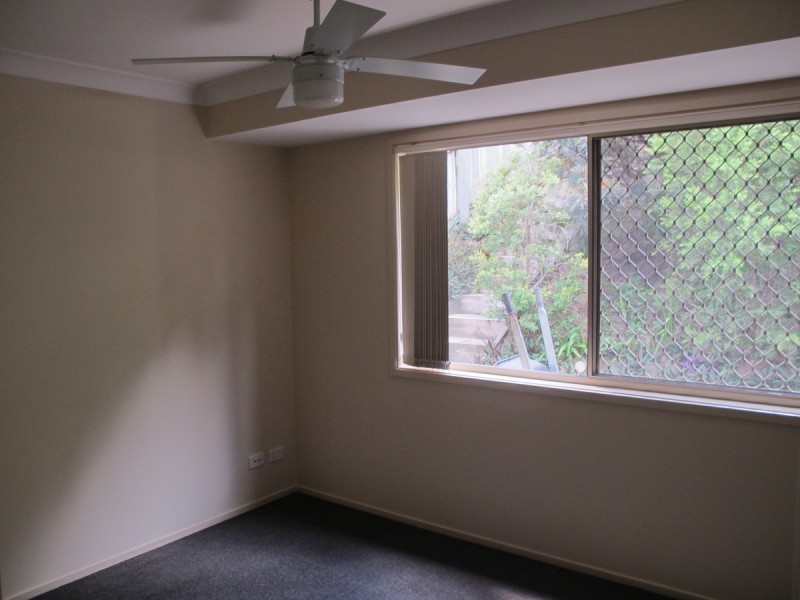2/82 Paddington Drive, Carrara QLD 4211