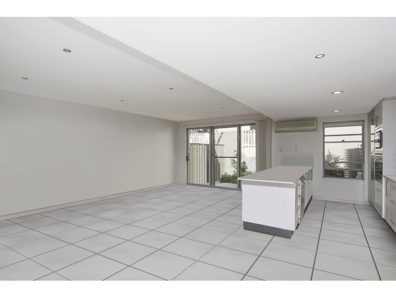 23/1 Boulton Drive, Nerang QLD 4211