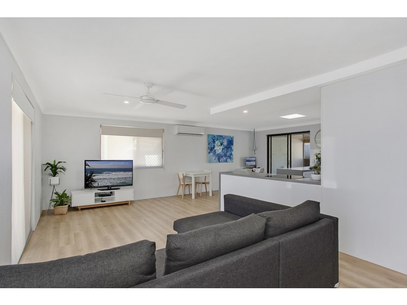 13 Winani Drive, Ashmore QLD 4214