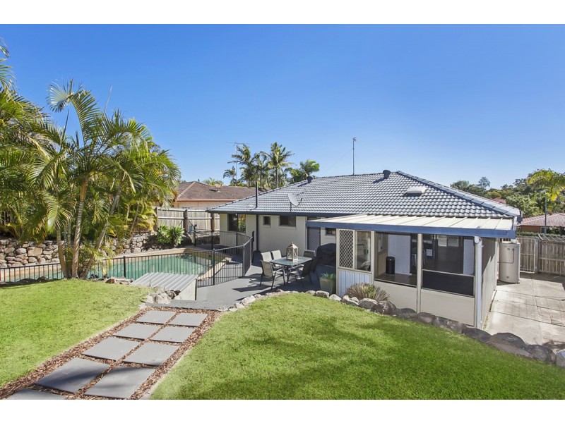 13 Winani Drive, Ashmore QLD 4214