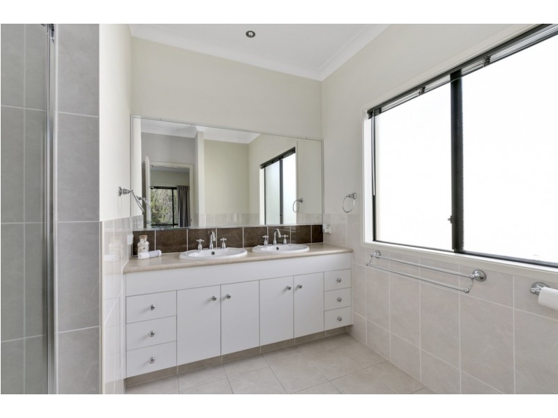 4 Kerrigan Court, Mudgeeraba QLD 4213