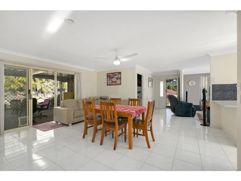 8 Essex Court, Nerang QLD 4211