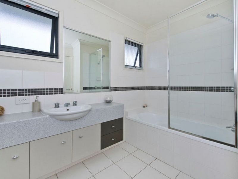 27 Blossom Street, Pimpama QLD 4209